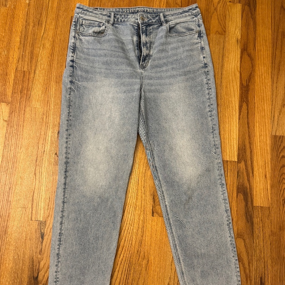 American Eagle light wash size 16 L high waisted jeans